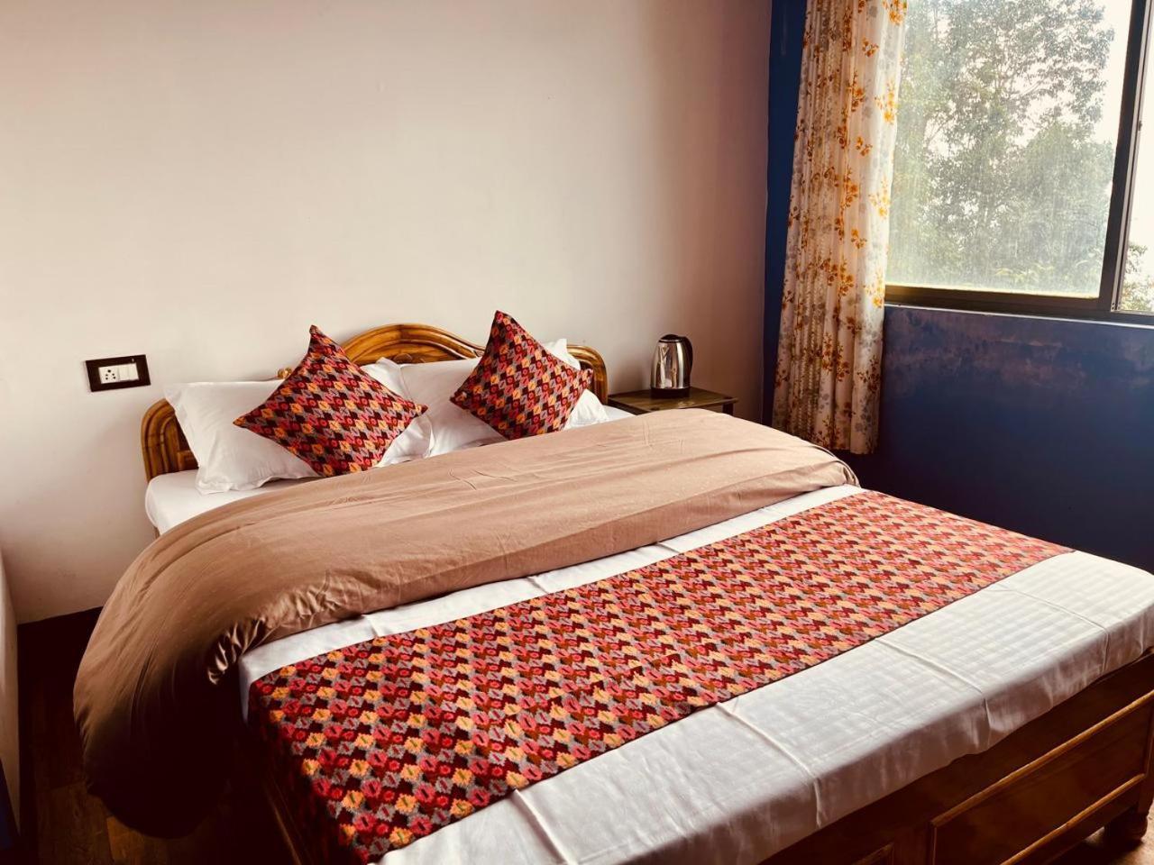 Forest Lodge - 80 Mts From Mall Road 大吉岭 外观 照片