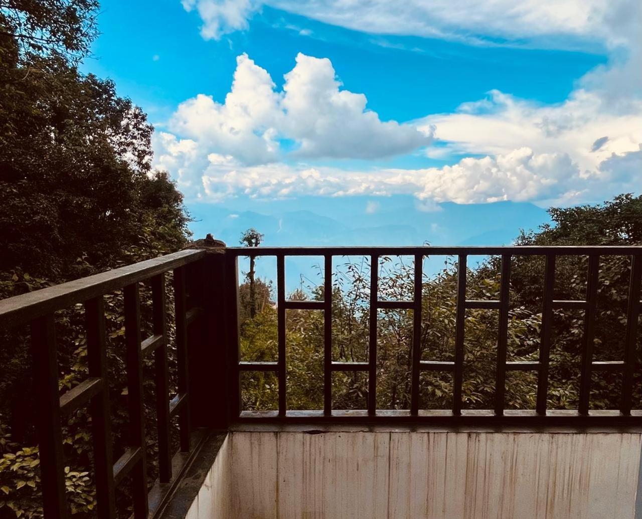 Forest Lodge - 80 Mts From Mall Road 大吉岭 外观 照片