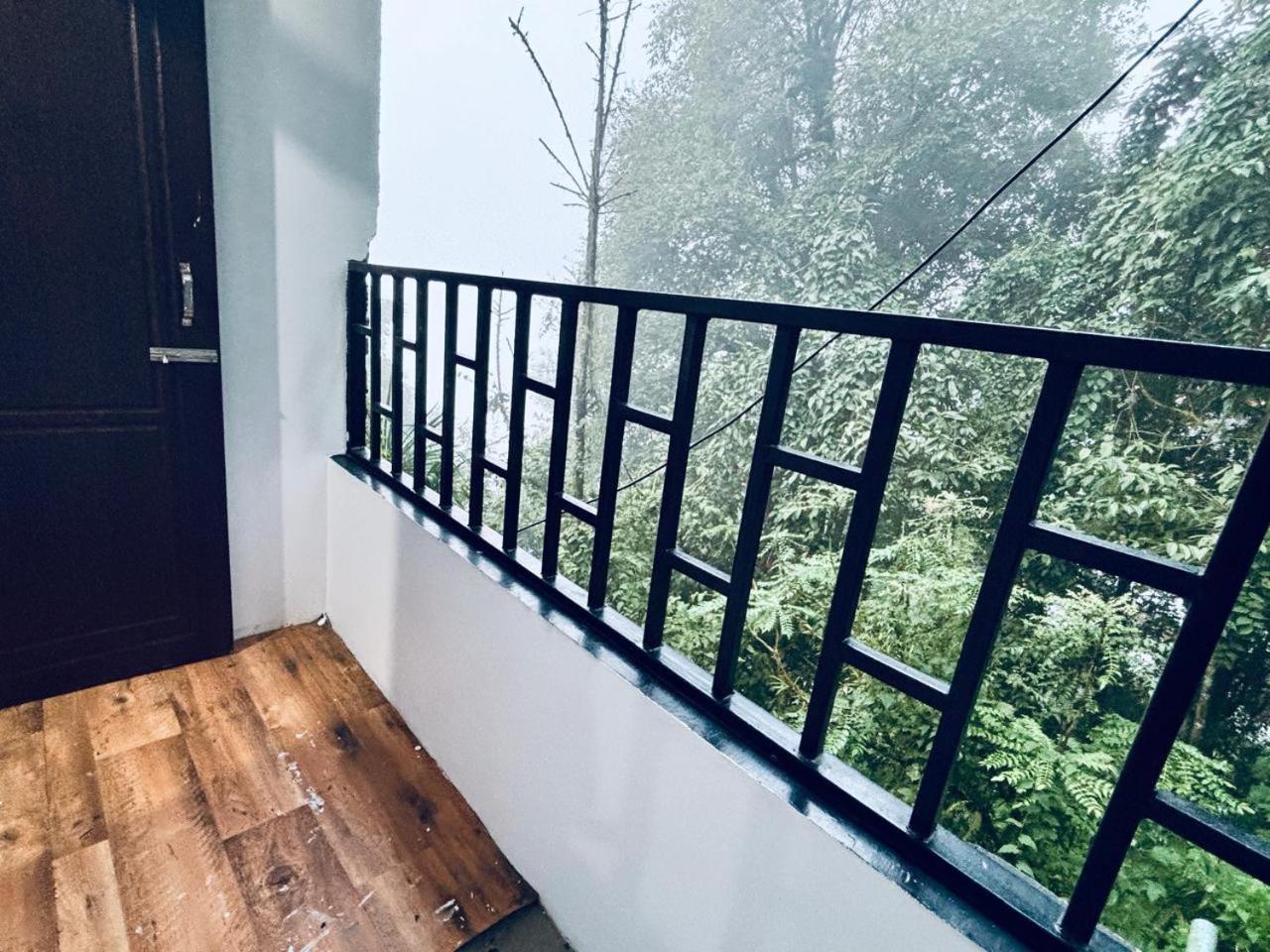 Forest Lodge - 80 Mts From Mall Road 大吉岭 外观 照片