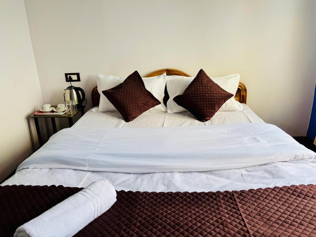 Forest Lodge - 80 Mts From Mall Road 大吉岭 外观 照片