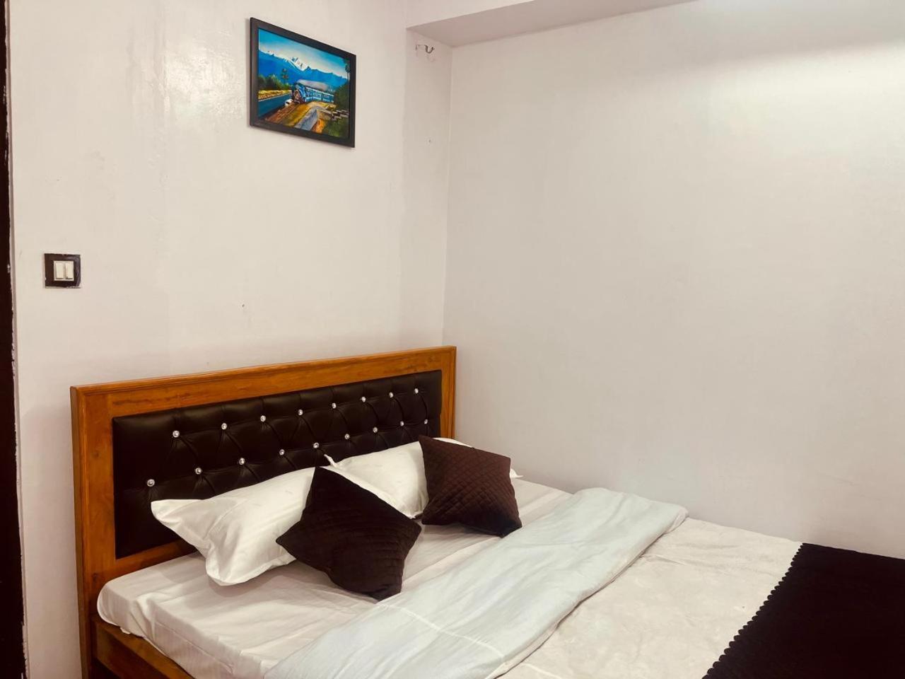 Forest Lodge - 80 Mts From Mall Road 大吉岭 外观 照片