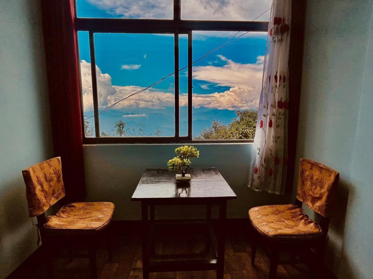 Forest Lodge - 80 Mts From Mall Road 大吉岭 外观 照片