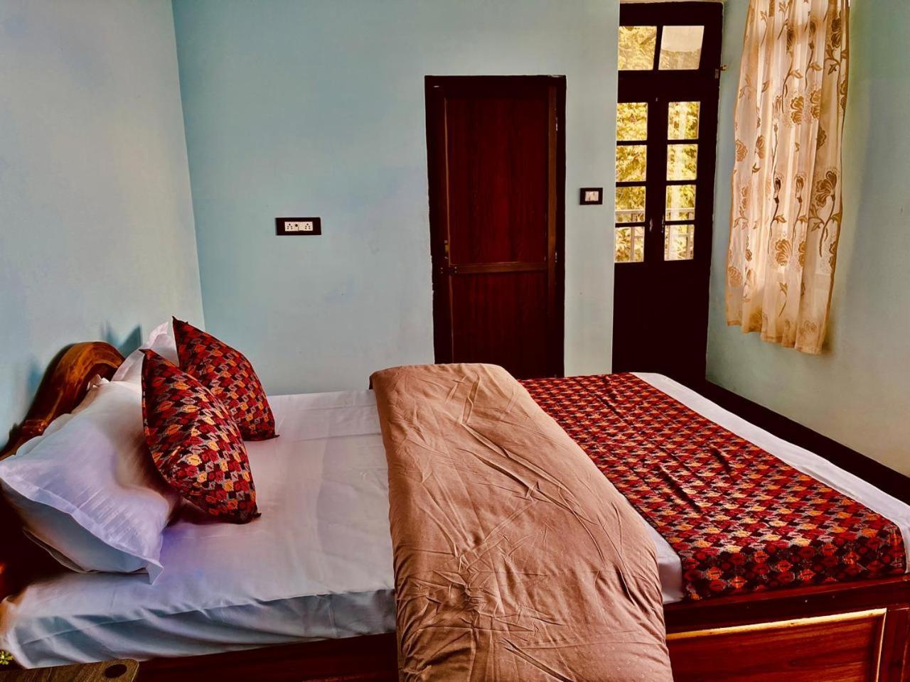 Forest Lodge - 80 Mts From Mall Road 大吉岭 外观 照片