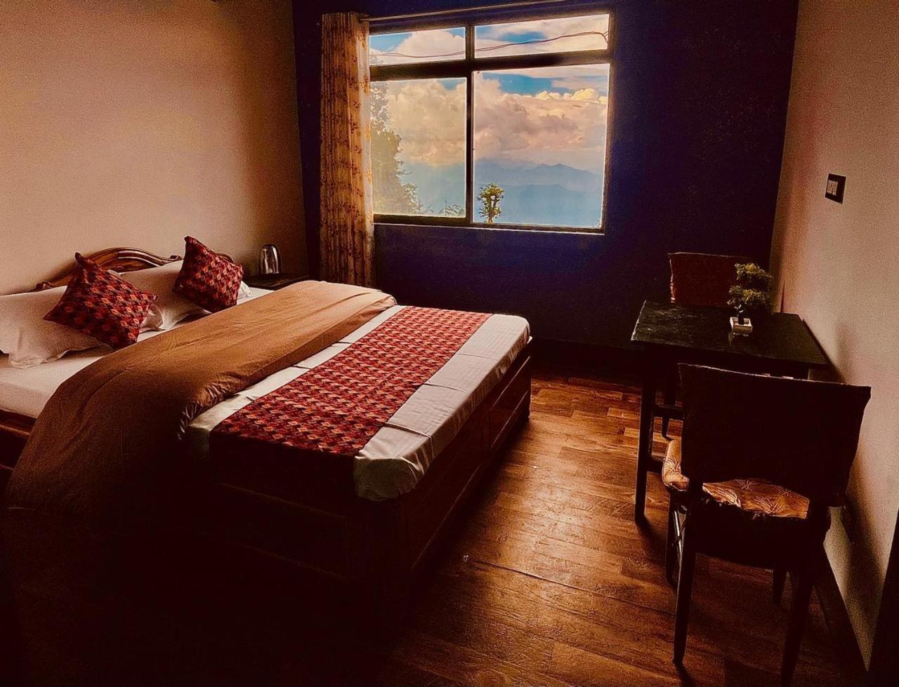 Forest Lodge - 80 Mts From Mall Road 大吉岭 外观 照片